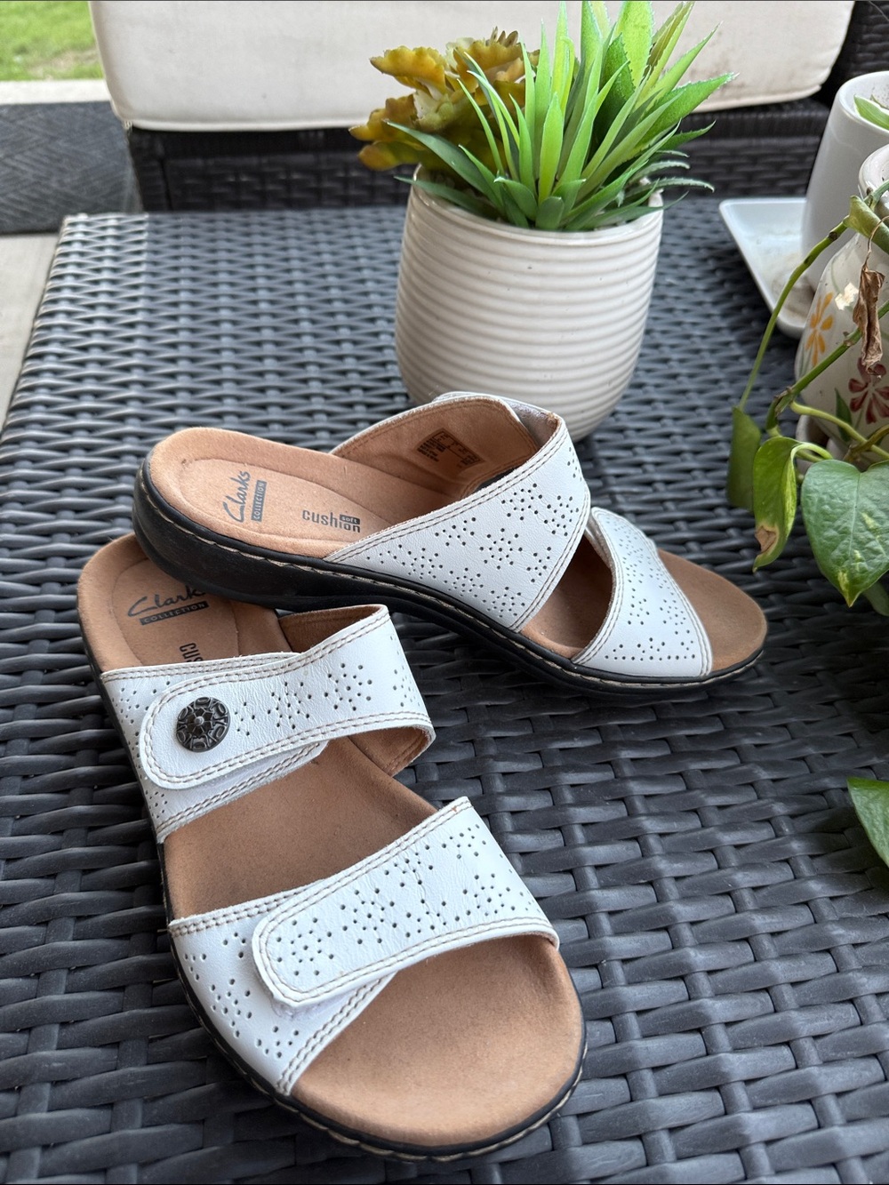 Clarks Slide Sandal Leisa Lacole 26124799 White size 7 Like New